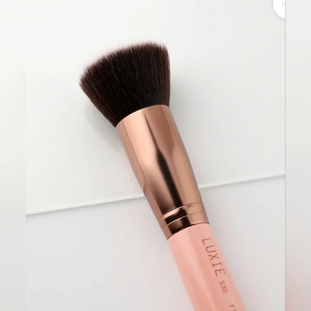 🌺Luxie Powder Brush Makeup Brush Kabuki Brush #530